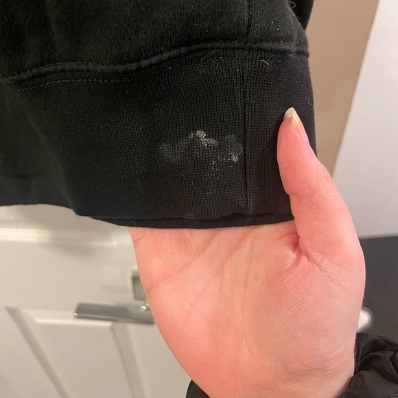 Essentials Crew Neck - Picture 5 of 5